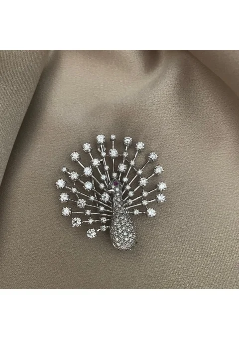 Broche PITTI PEACOCK en oro blanco de 18K y diamantes|Luxury By GODIAM|Godiam Alta Joyería