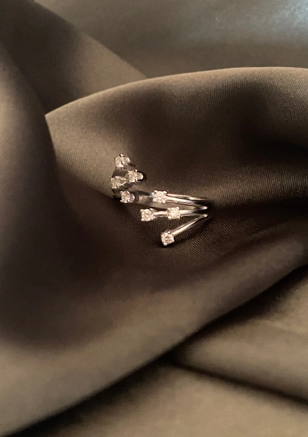 PERSEIDAS 18K gold with brilliant cut diamonds vintage ring.