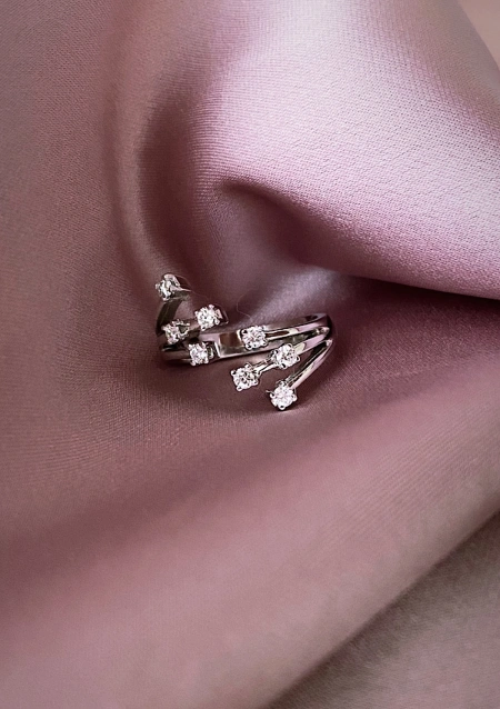 PERSEIDAS 18K gold with brilliant cut diamonds vintage ring.