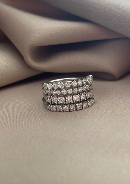 Bague demi alliance ESTORIL en or blanc 18K et diamants.