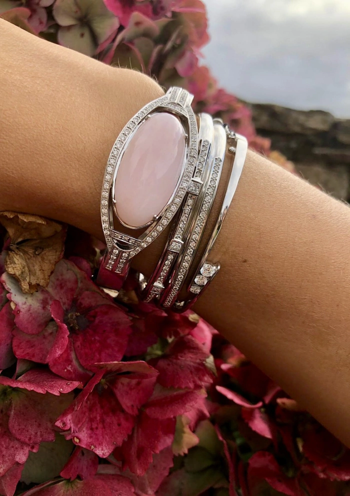 CARMEN 18K white gold with brilliant and princess cut diamonds bangle