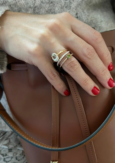 Bague demi alliance BIG PEPA en or 18 carats et diamants.