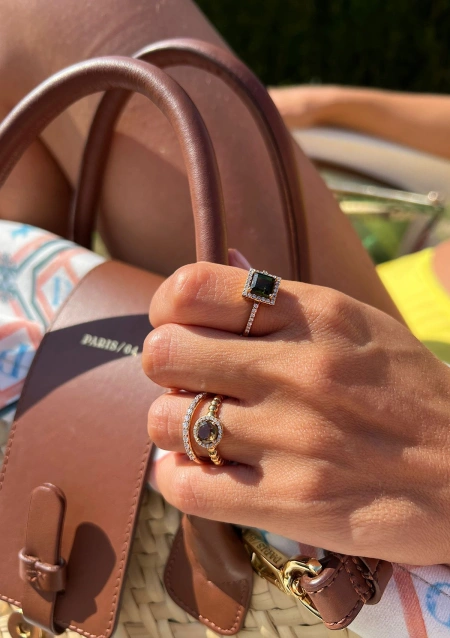 Bague demi alliance BIG PEPA en or 18 carats et diamants.