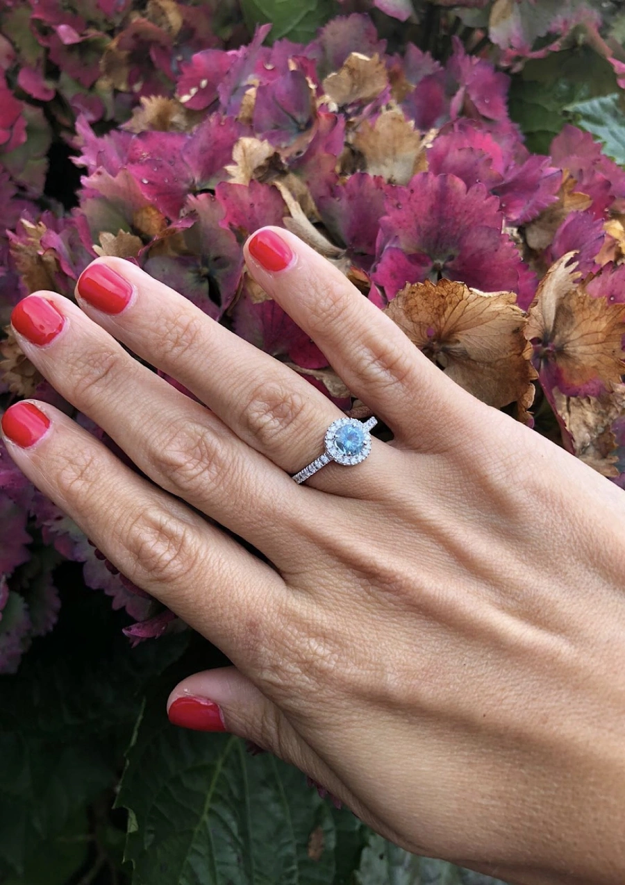 AMALFI 18K white gold with diamonds and aquamarine ring.