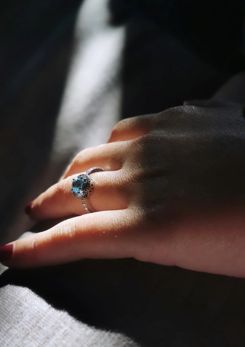 AMALFI 18K white gold with diamonds and aquamarine ring.