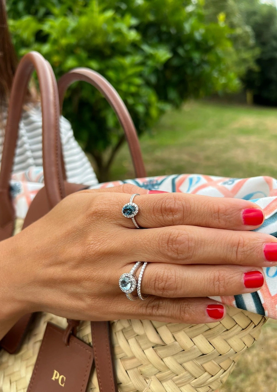 AMALFI 18K white gold with diamonds and aquamarine ring.