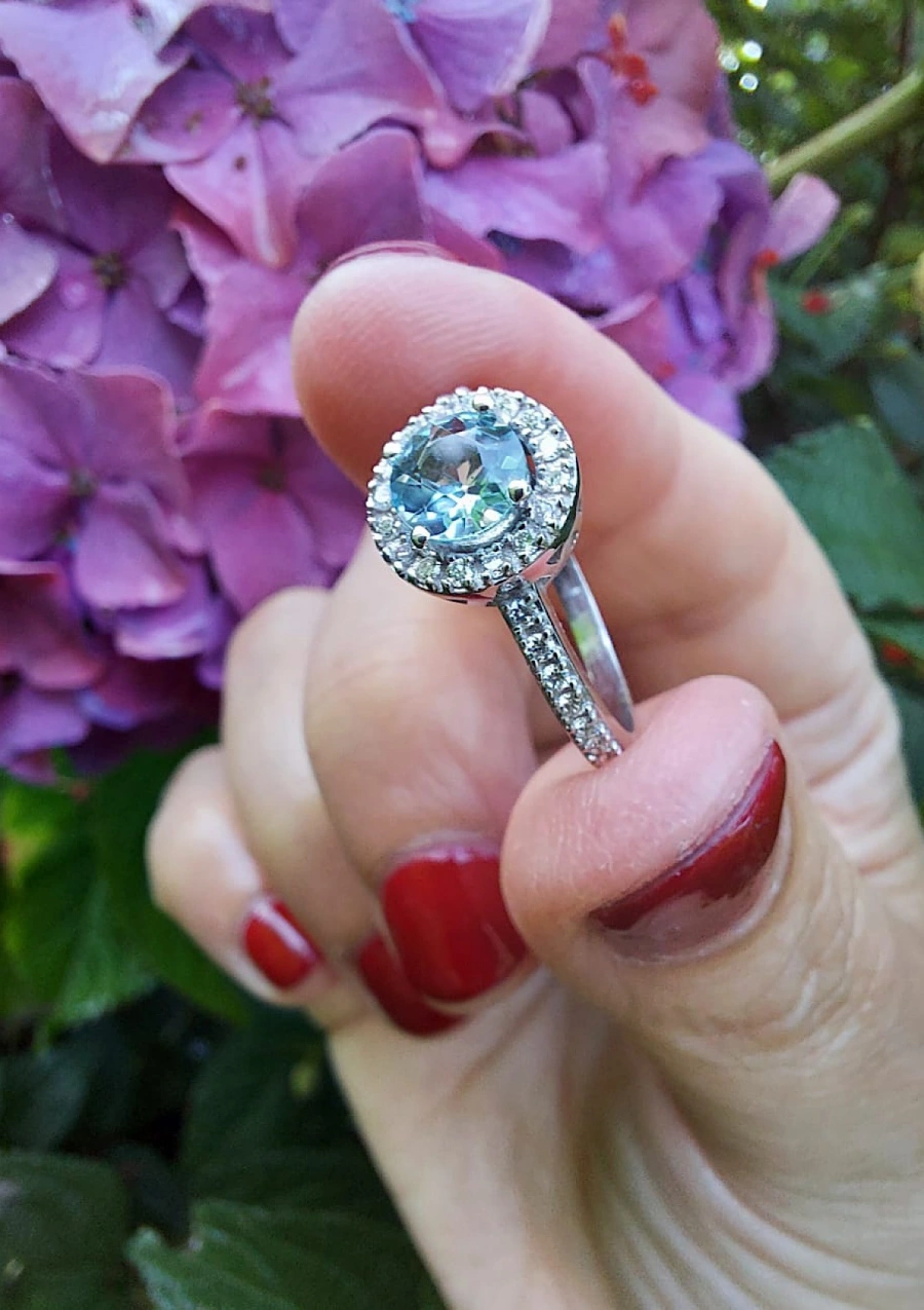 AMALFI 18K white gold with diamonds and aquamarine ring.