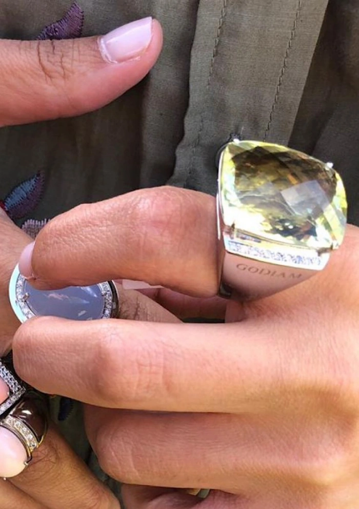 Anillo maxi KATERINA en oro blanco de 18K con diamantes y cuarzo limón|Anillos con Otras Gemas Naturales|Godiam Alta Joyería