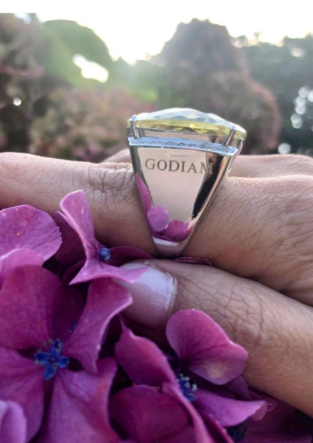 Anillo maxi KATERINA en oro blanco de 18K con diamantes y cuarzo limón|Anillos con Otras Gemas Naturales|Godiam Alta Joyería