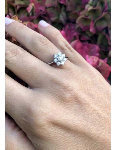 Anillo ANDREA en oro blanco 18K y roseta de diamantes|Anillos de Compromiso|Godiam Alta Joyería