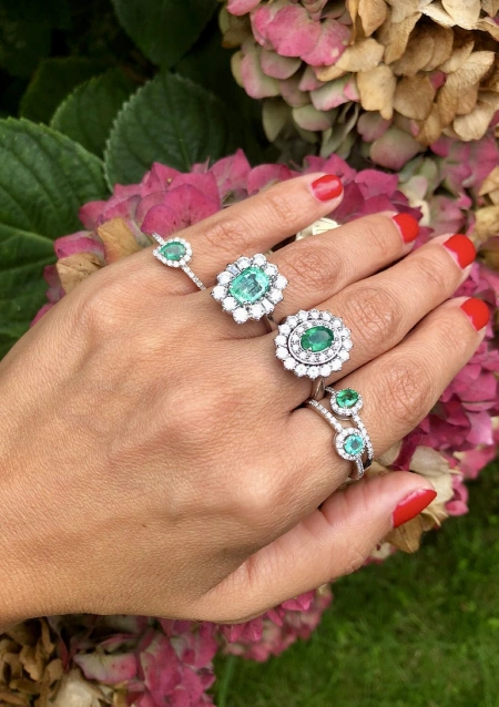 ELIZABETH 18K white gold with diamonds and emerald ring.