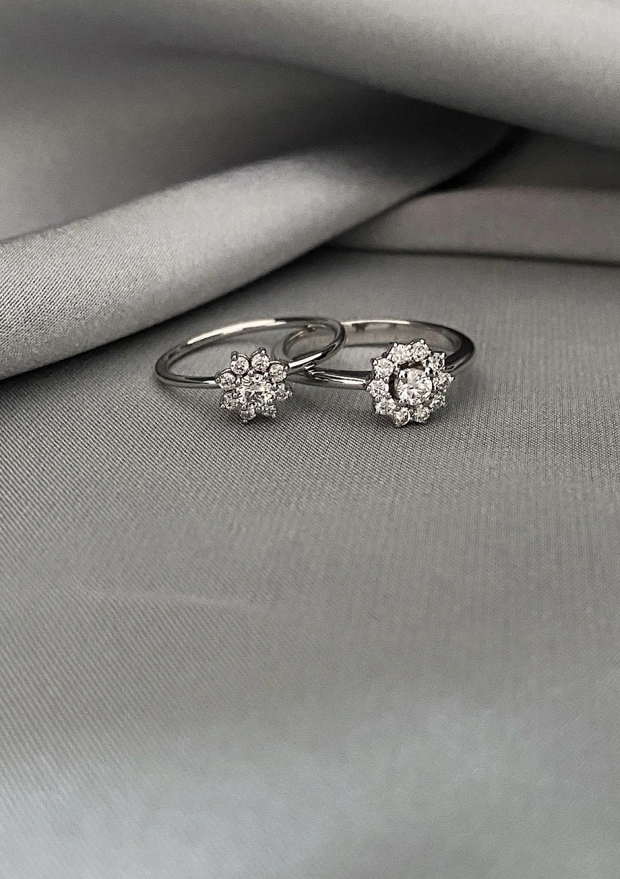 Bague SANDRA or blanc 18 carats diamants taille brillant.