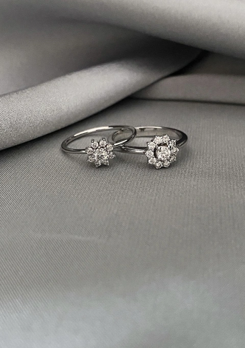 Bague SANDRA or blanc 18 carats diamants taille brillant.