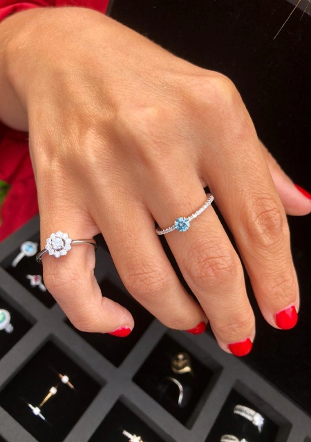 SANDRA 18K white gold brilliant cut diamonds rosette ring.