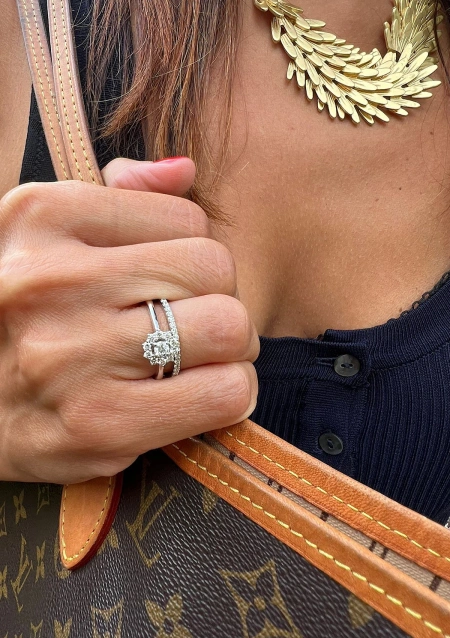 SANDRA 18K white gold brilliant cut diamonds rosette ring.