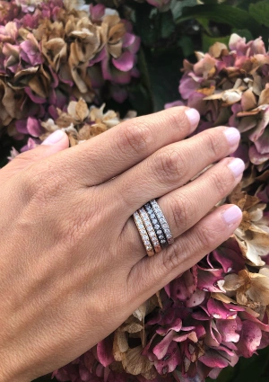 Bague demi alliance NEW YORK en or 18K carats et diamants. 2