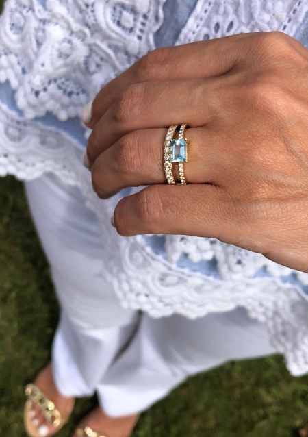 NEW YORK 18K gold diamonds half eternity band ring.