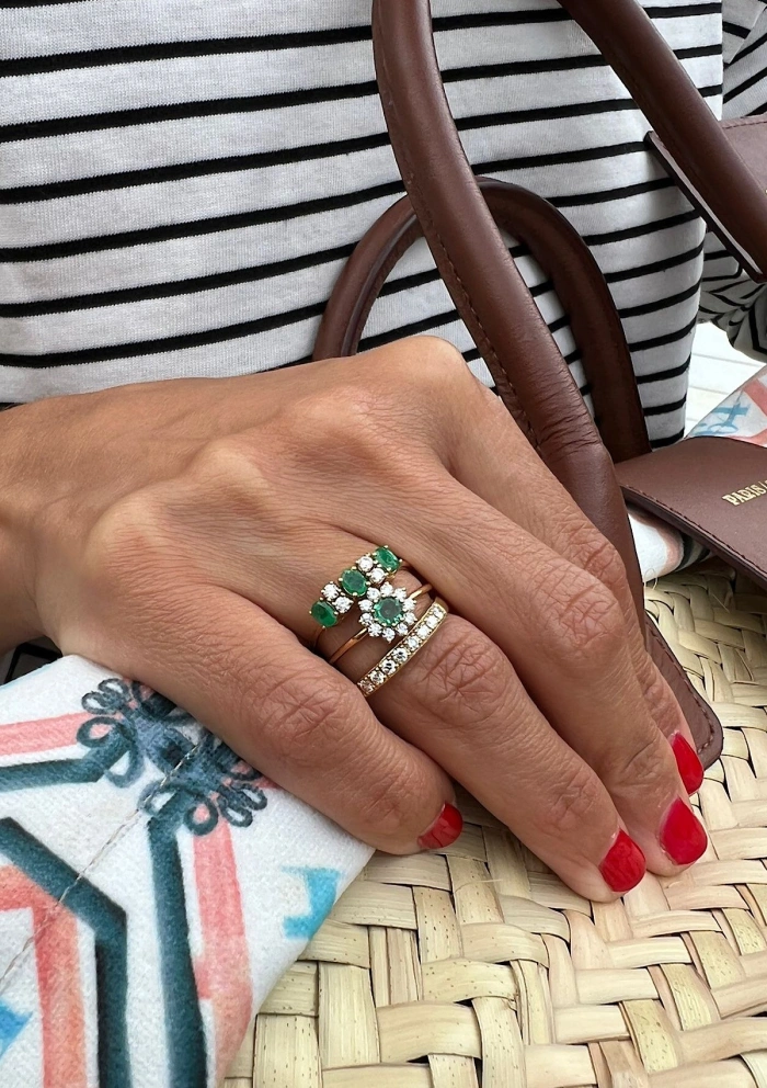 Bague demi alliance NEW YORK en or 18K carats et diamants.