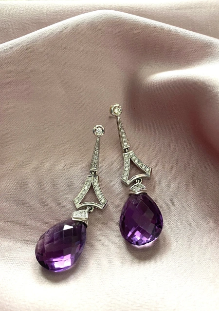 Pendientes largos EIFFEL en oro blanco 18K con diamantes y amatistas