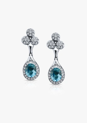Brincos AUDREY em ouro branco de 18 quilates com diamantes lapidados brilhantes e topázios Sky Blue lapidados ovais
