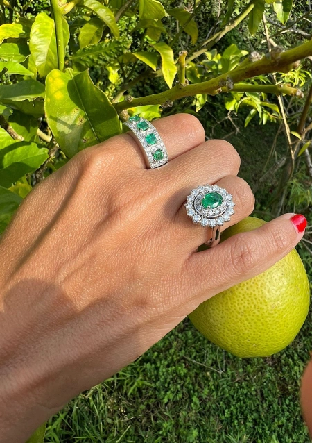 TREBOL 18K white gold with diamonds and four princess cut emeralds