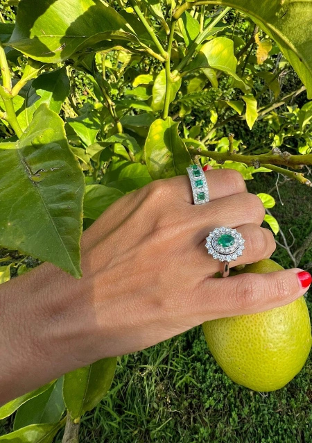 TREBOL 18K white gold with diamonds and four princess cut emeralds