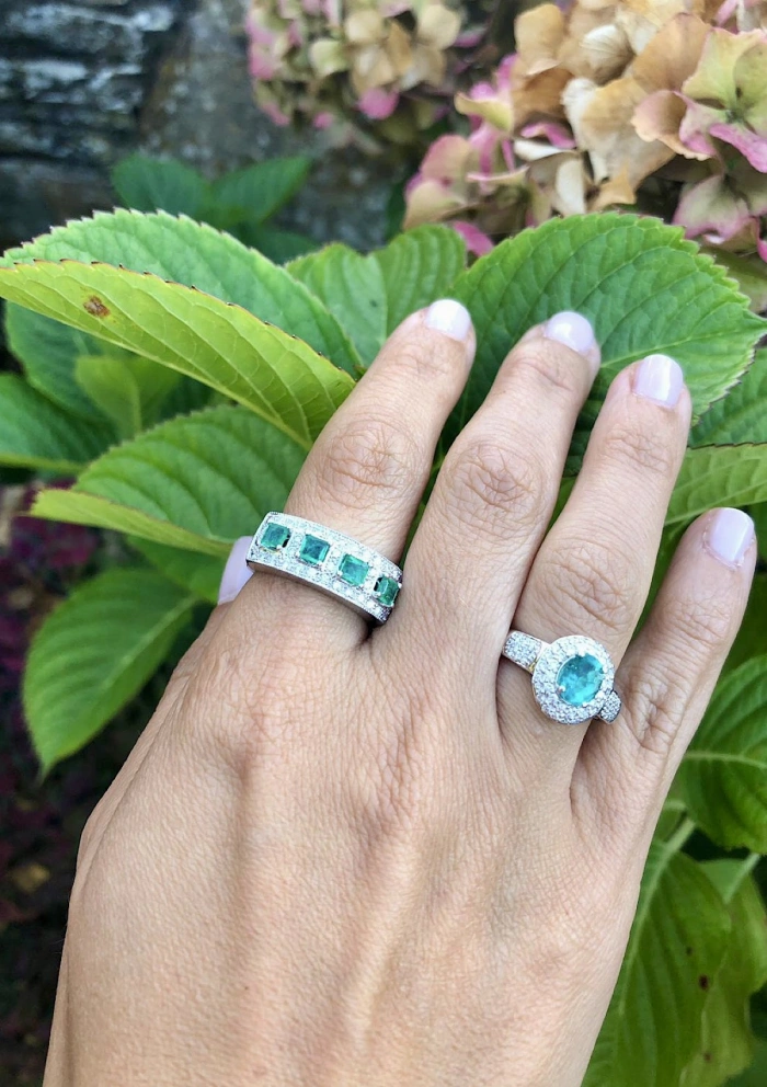 TREBOL 18K white gold with diamonds and four princess cut emeralds