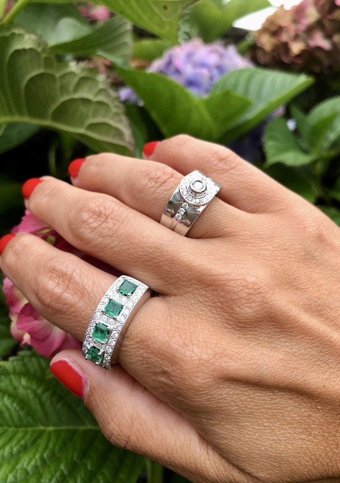 TREBOL 18K white gold with diamonds and four princess cut emeralds