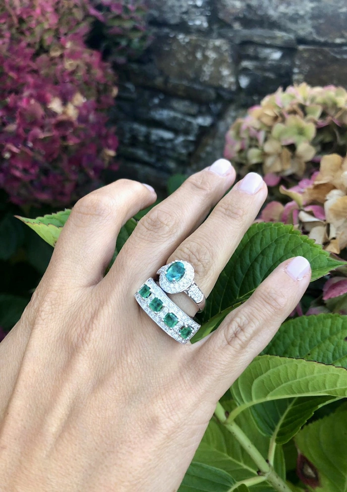 TREBOL 18K white gold with diamonds and four princess cut emeralds
