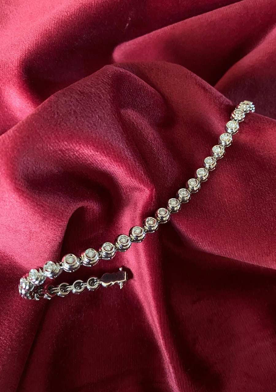 Pulseira riviêre ST. MORITZ em ouro branco de 18K com diamantes