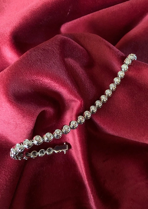 Pulseira riviêre ST. MORITZ em ouro branco de 18K com diamantes