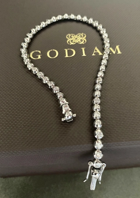 Pulsera riviêre ST. MORITZ en oro blanco 18K con diamantes|Pulseras|Godiam Alta Joyería