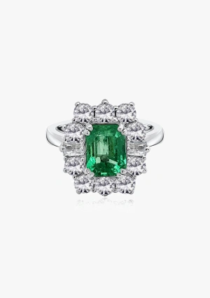 ESPERANZA 18K white gold with brilliant and thayper cut diamonds crowned by an colombian emerald rosette ring 2