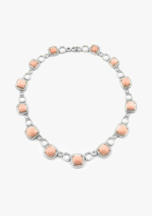 Collier AKIRA en or blanc 18 carats avec diamants taille brillant et coraux Angel Skin taille antique cabochon dégradé