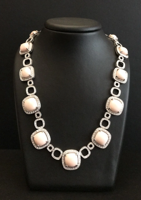 Collar AKIRA en oro blanco 18K con diamantes y corales rosas Piel de Ángel|Collares|Godiam Alta Joyería