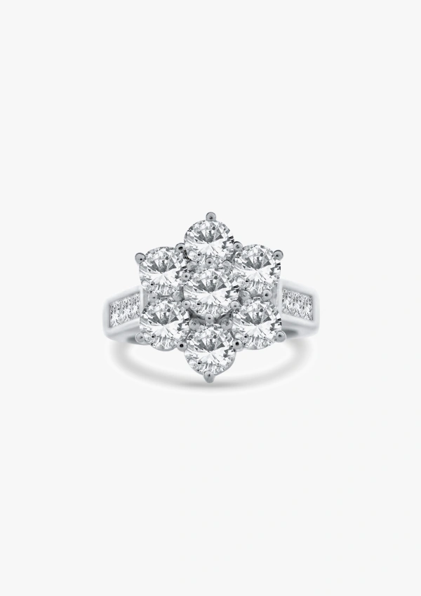 Bague MADRID en or blanc 18K avec une grande rosette de diamants taille brillant et princesse