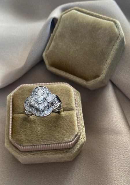Anillo Vintage BARCELONA en oro blanco de 18 quilates con diamantes