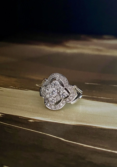Anillo Vintage BARCELONA en oro blanco de 18 quilates con diamantes
