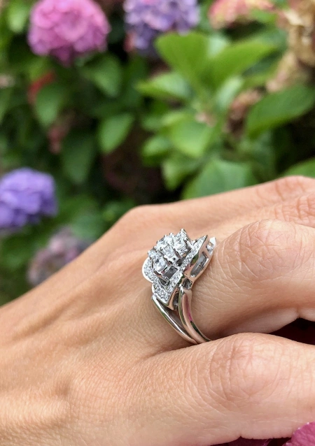 Anillo Vintage BARCELONA en oro blanco de 18 quilates con diamantes