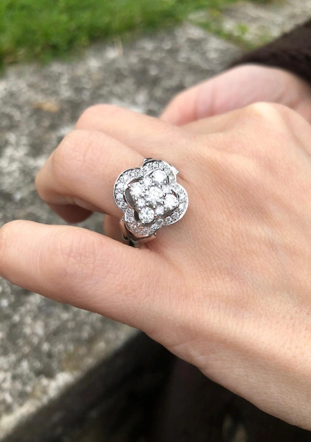 Anillo Vintage BARCELONA en oro blanco de 18 quilates con diamantes