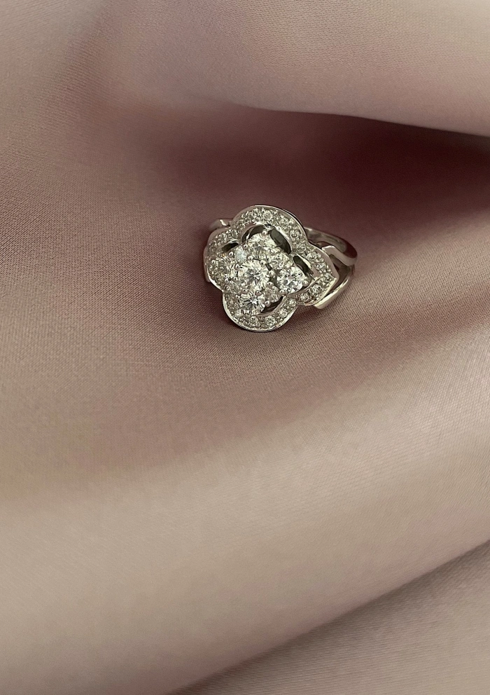 Anillo Vintage BARCELONA en oro blanco de 18 quilates con diamantes