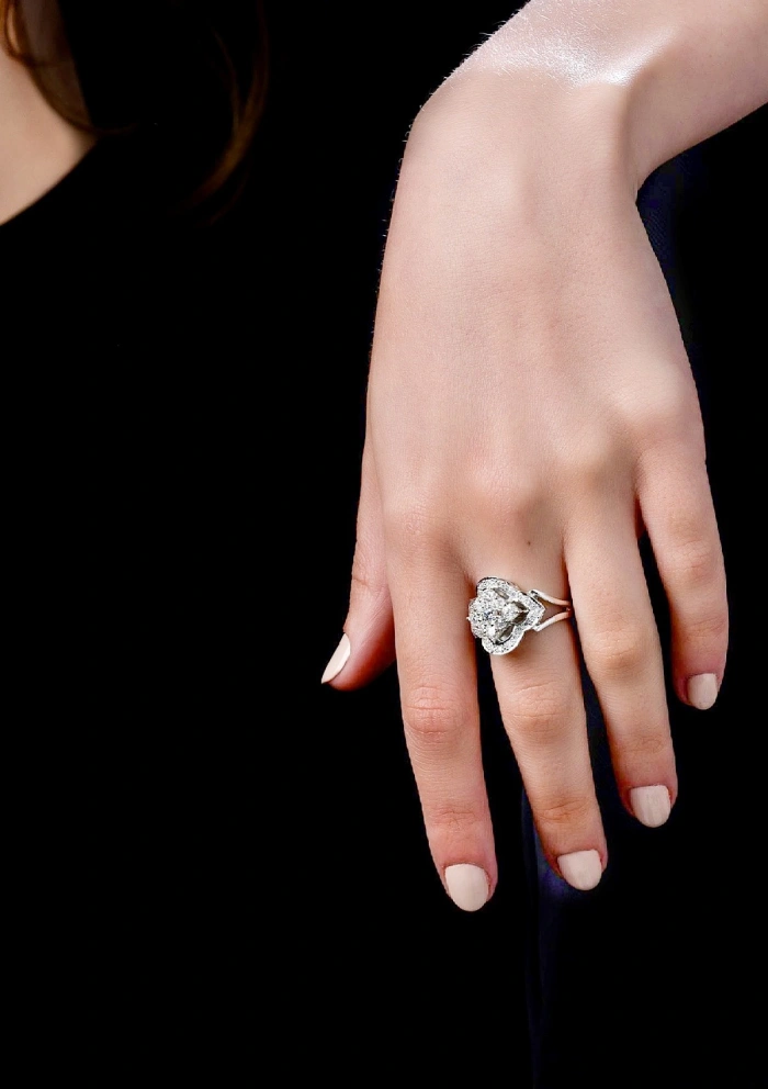 Anillo Vintage BARCELONA en oro blanco de 18 quilates con diamantes
