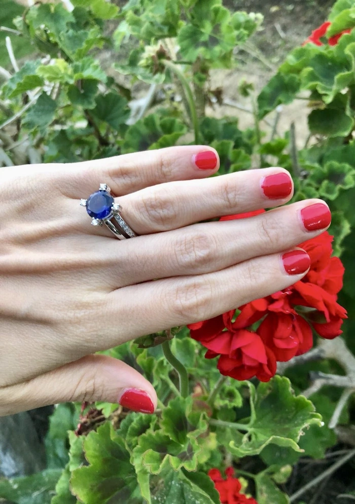 SILVIA 18K white gold with diamonds and brilliant cut iolite