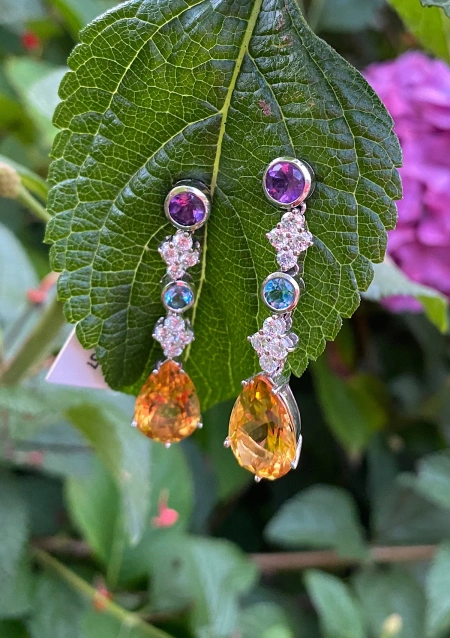 Boucles d'oreilles MALDIVAS en or blanc 18K avec diamants.