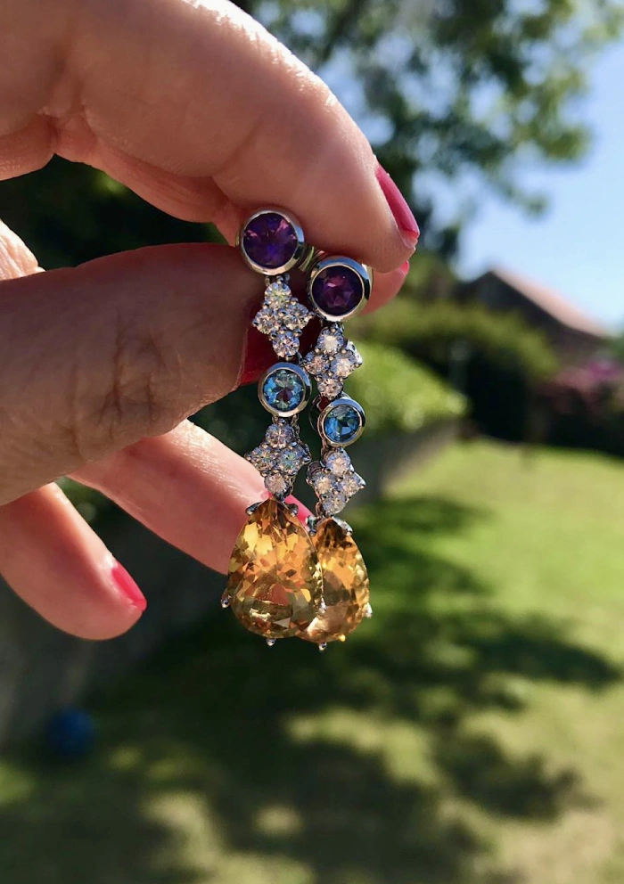Pendientes MALDIVAS en oro blanco 18K con diamantes y amatistas, topacios y citrinos|Pendientes con Otras Gemas Naturales|Godiam Alta Joyería