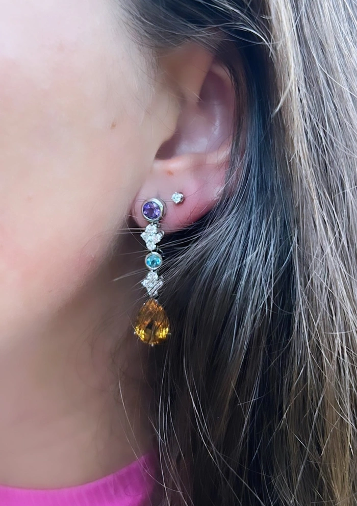 Boucles d'oreilles MALDIVAS en or blanc 18K avec diamants.
