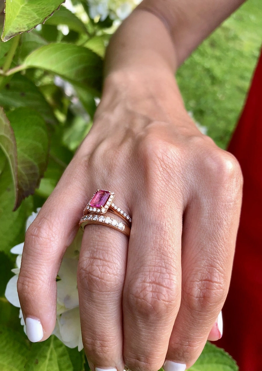 Bague ALTEA or rose 18K avec diamants et tourmaline rose.
