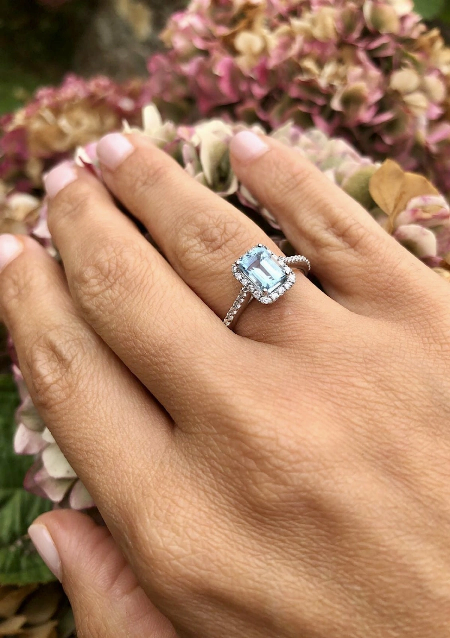 ALTEA 18K white gold diamonds and aquamarine halo ring.