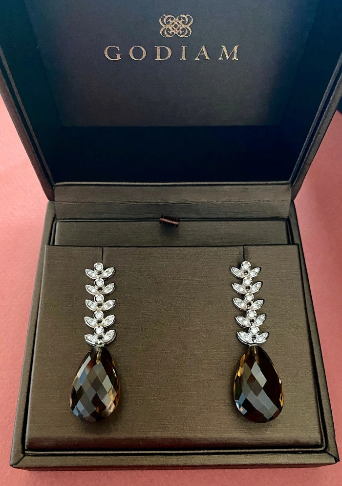 Pendientes MARBELLA en oro blanco 18K con diamantes y cuarzos whisky