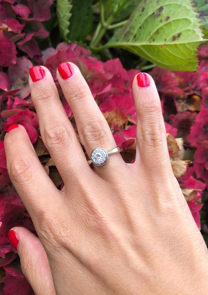 Anillo Solitario SINTRA en oro de 18K y diamantes|Anillos de Compromiso|Godiam Alta Joyería